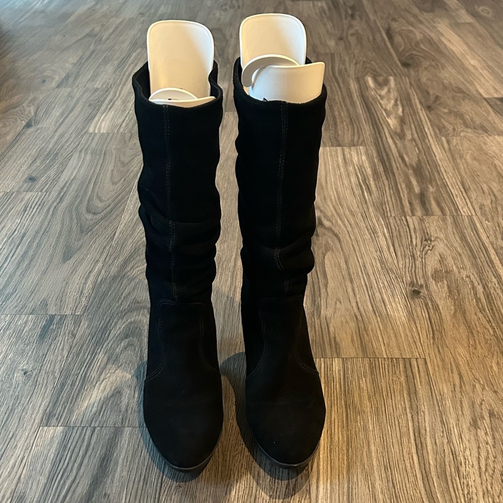 La Canadienne Mercedes Suede Black Boots 8.5 M